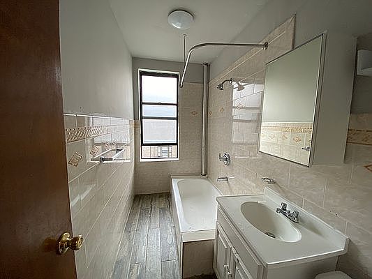 5th image of 56 Fort Washington Ave #55B