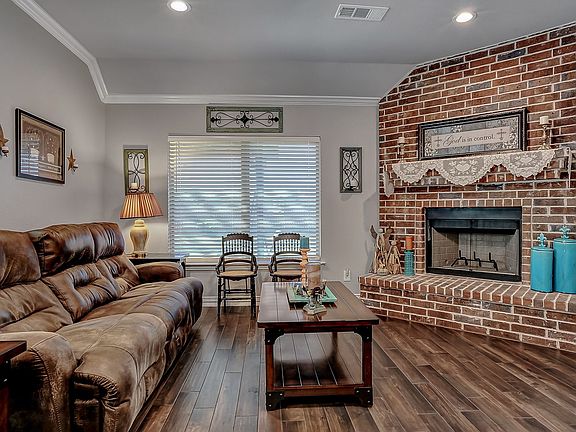 4th image of 113 Prairie Grass Dr
