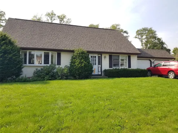 59 Coventry Rd, Endicott, NY 13760