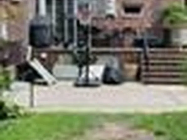 47-17 39th Avenue image 1 of 5