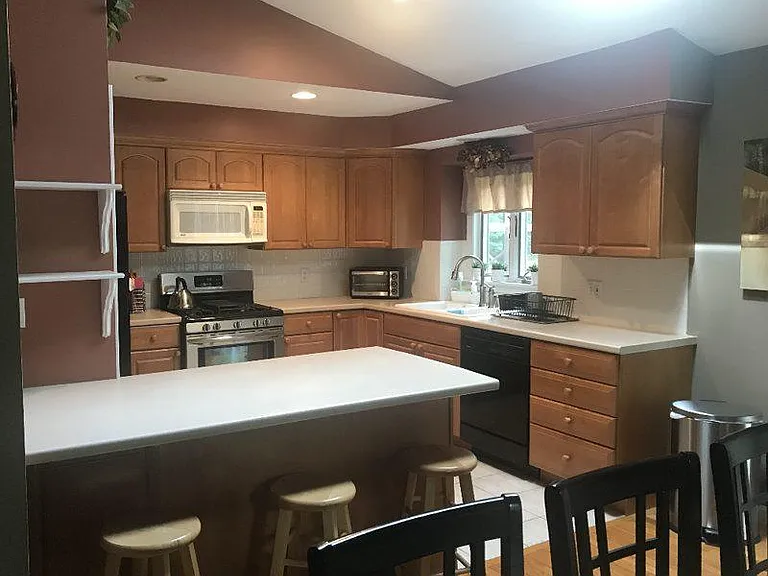 Dillon Ln — Photo 8
