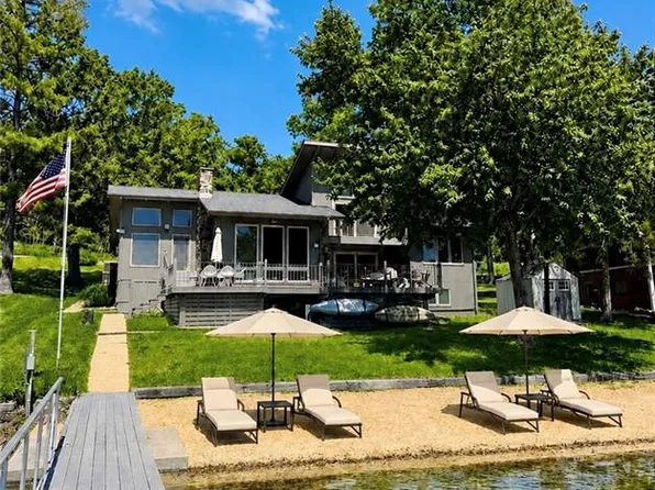 1060 Fowlers Point, Camdenton, MO 65020