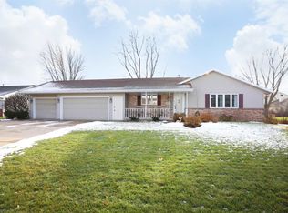 2137 W Hiawatha Dr, Appleton, WI 54914