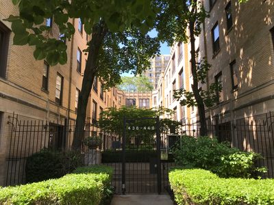 442 W Surf St #3B, Chicago, IL, 60657