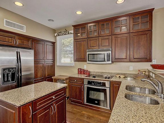 4th image of 2308 E Wayland Dr