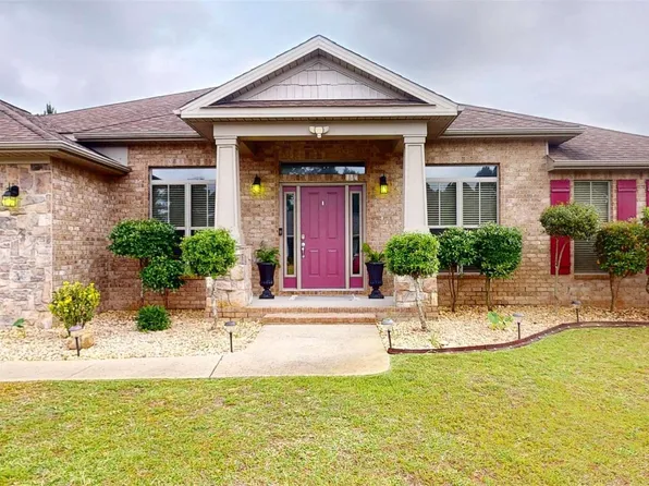 7445 Brevard St, Navarre, FL 32566