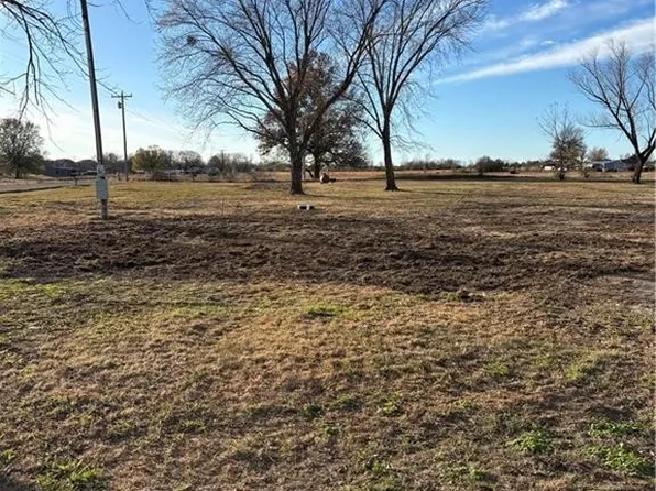 23062 Race Track Rd, Spiro, OK 74959