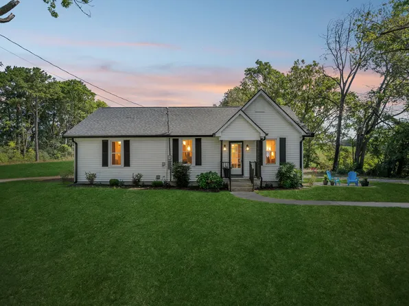 3826 Old Coopertown Rd, Springfield, TN 37172