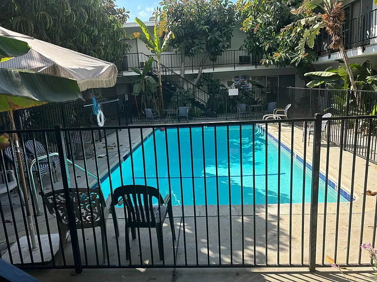 6930 Fulton Ave — Photo 13