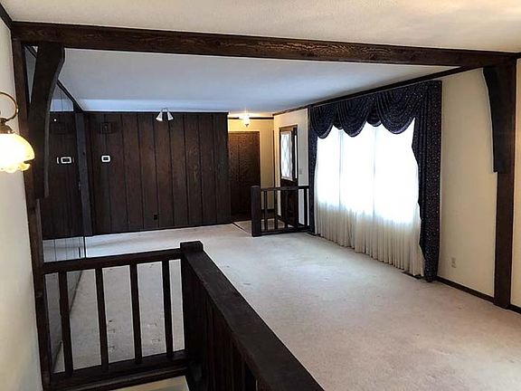 View back to the foyer of the home.  Note: beyond the foyer is the master bedroom - which is at the front of the home.