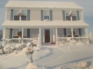 8820 Hilltop Rd, North Huntingdon, PA 15642