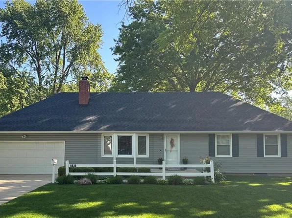 8839 Newton Dr, Overland Park, KS 66212