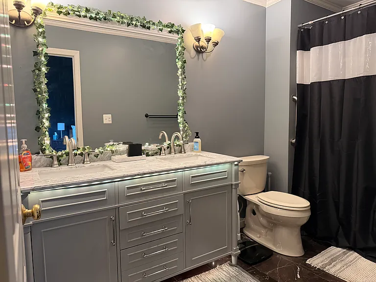 Main bathroom in bedroom #1.