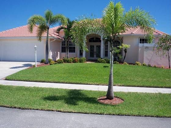 1st image of 578 N Cypress Dr