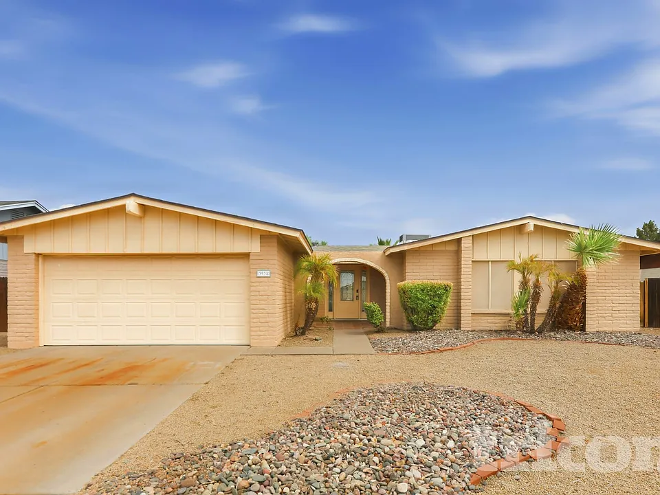 3938 W Redfield Rd