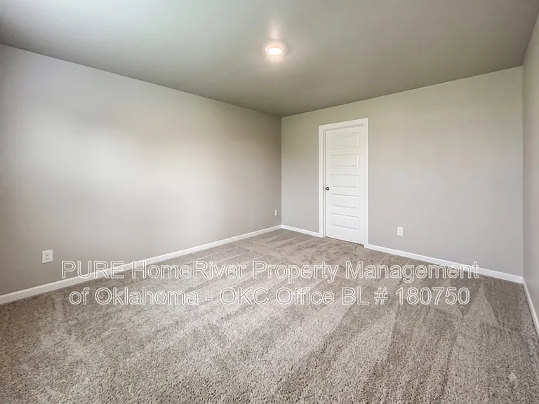 2516 Rosewood Ln — Photo 12