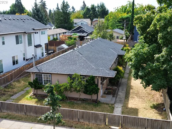 5800 SE Woodstock Blvd, Portland, OR 97206