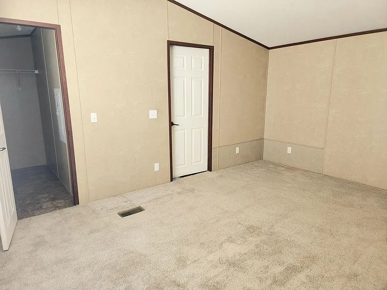 413 N Avenue K — Photo 10