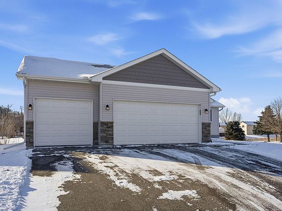 2nd image of 1101 Farmers Ln