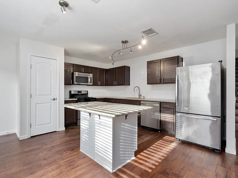 3516 Sand Dunes Ave — Photo 8