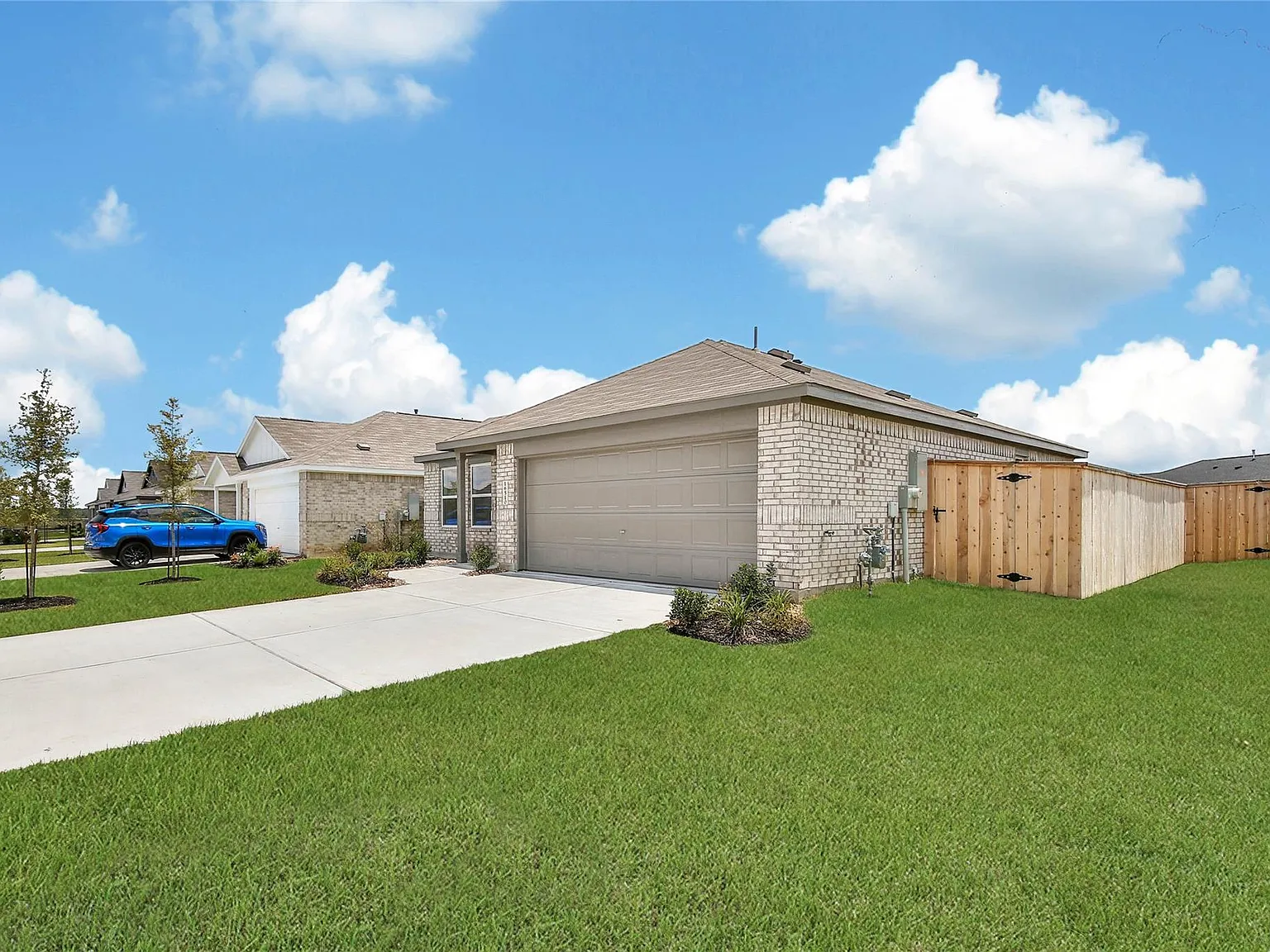 3 bed, 2.0 bath, 1084 sqft, $1,875 — Photo 3