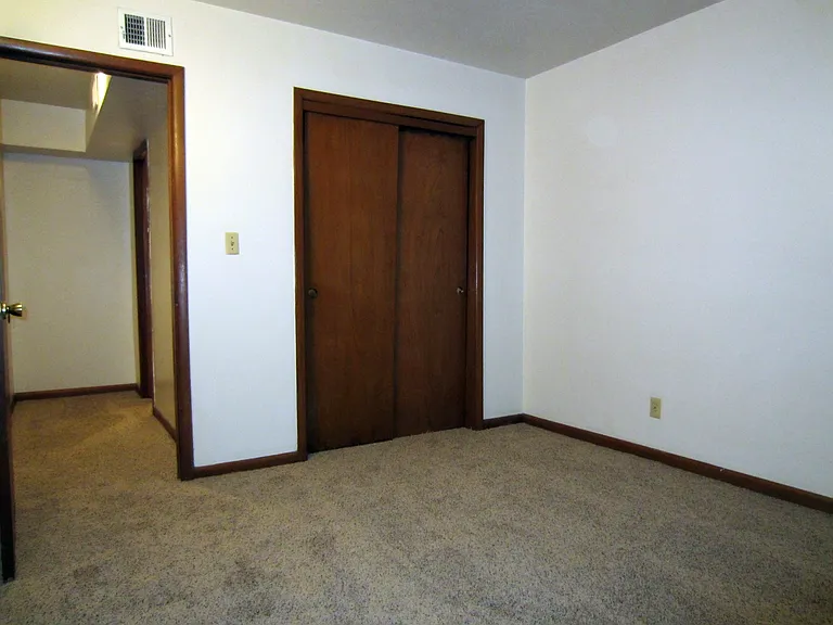 Bedroom 1_09122013