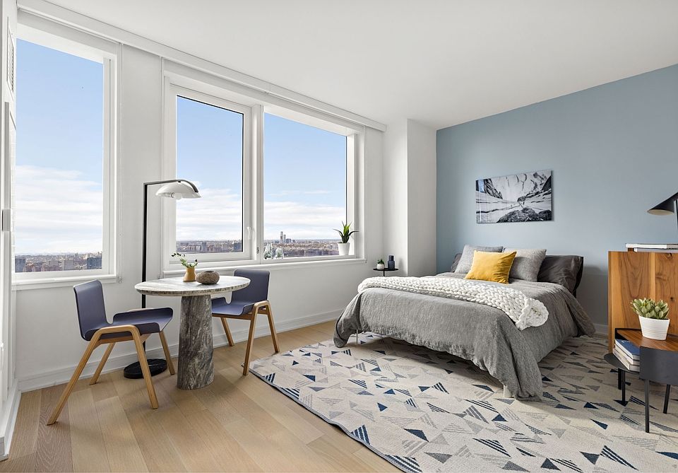 1st image of 555 38th St APT 1015
