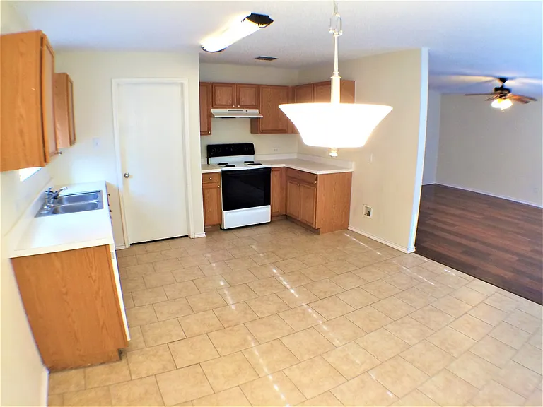 4841 Waterford Dr — Photo 5