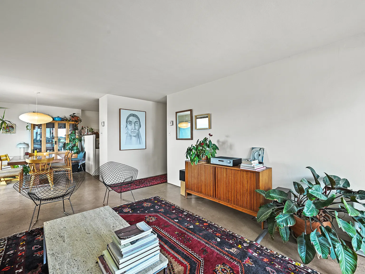 888 N Logan St — Photo 4