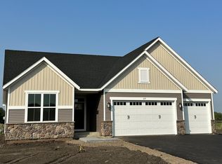 637 Sierra Pkwy, Waconia, MN 55387