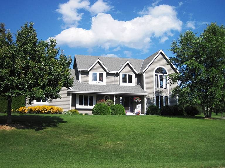 1st image of 467 River Bluff Cir
