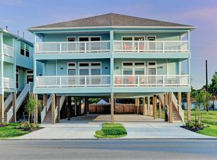 715 Bayshore Dr, La Porte, TX 77571