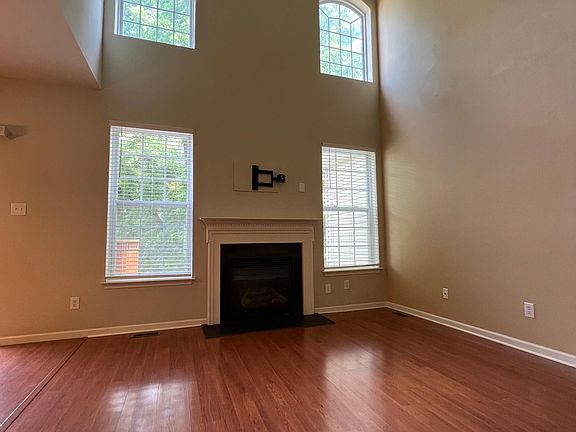 5th image of 609 Freedom Way