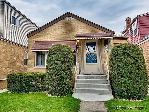 2nd image of 3511 N Pioneer Ave