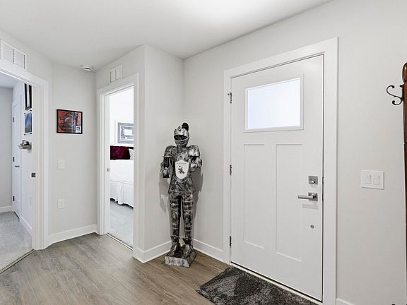 3rd image of 32 Timberwild Dr
