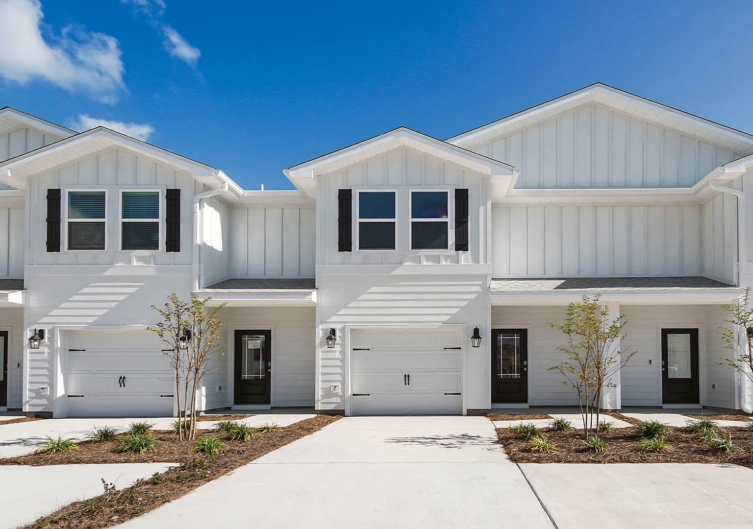 3 bed, 2.5 bath, 1459 sqft, $2,265 — Photo 1