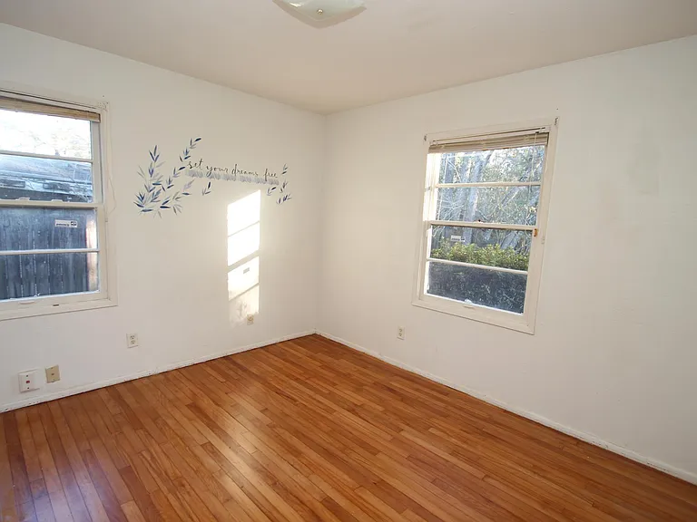 3753 Autumndale Dr — Photo 10