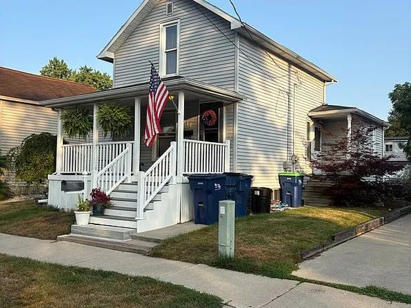 611 Woodside Ln, Bay City, MI 48708