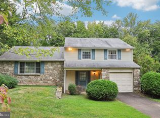 18 Cedarbrook Dr, Southampton, PA 18966
