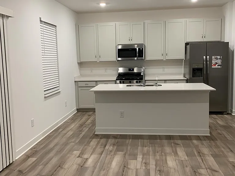 2849 Kramer Dr — Photo 6