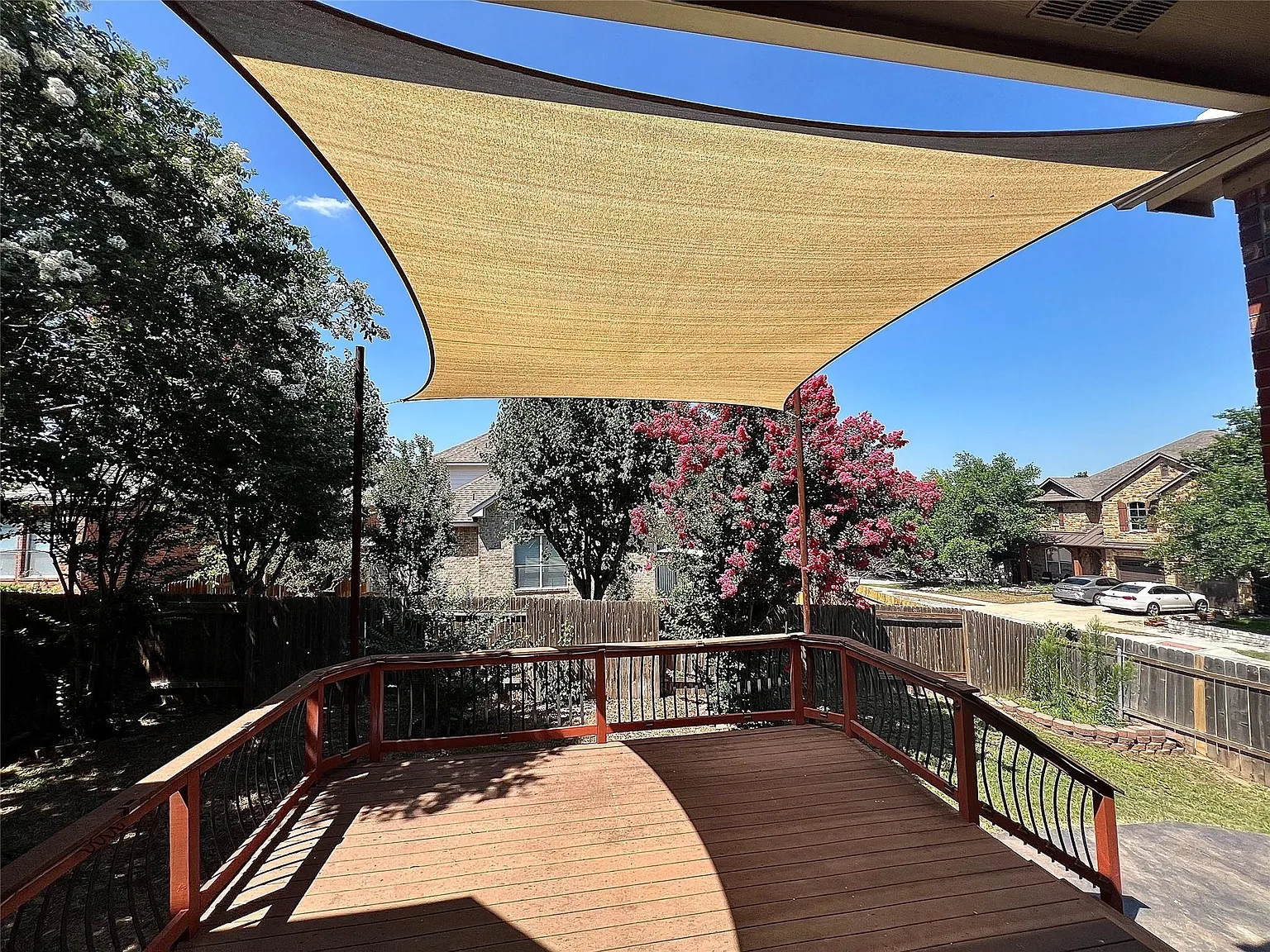 3 bed, 2.5 bath, 2259 sqft, $2,600 — Photo 4