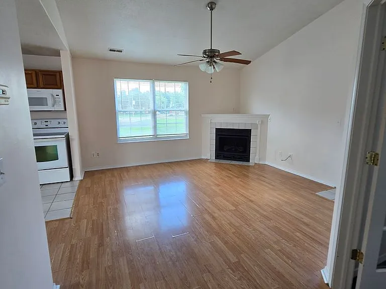 712 Connor St #B — Photo 8