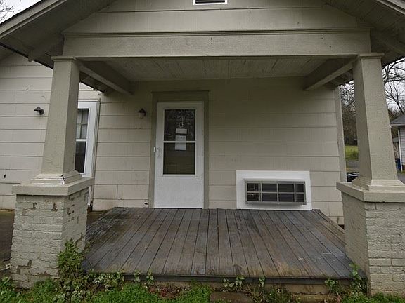 2nd image of 207 Walnut St APT B