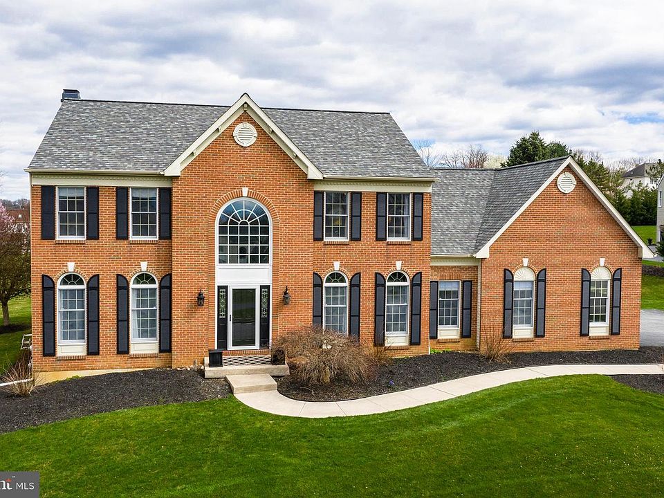 1st image of 207 Liberty Bell Cir