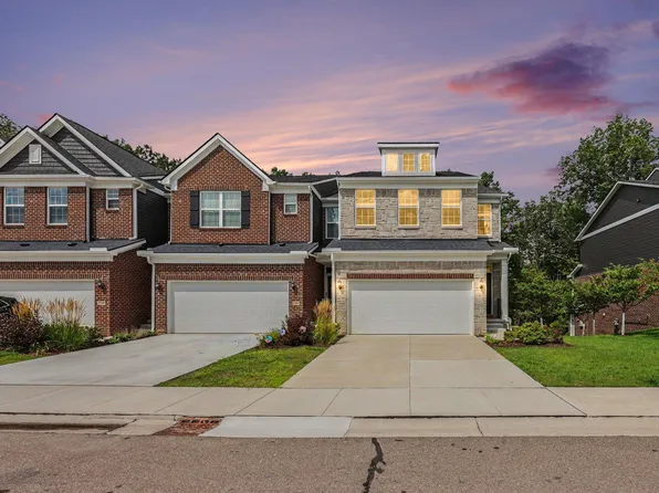 692 Peppermint Dr, Rochester Hills, MI 48307