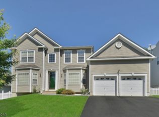 676 Skyline Dr, Lake Hopatcong, NJ 07849
