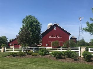 905 Wheatfield Ave, Sugar Grove, IL 60554