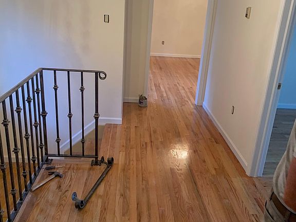 5th image of 49-22 Browvale Ln #1