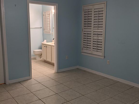 5th image of 180 Leeward Dr