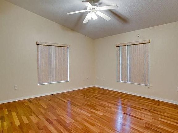 5th image of 706 Village Ct